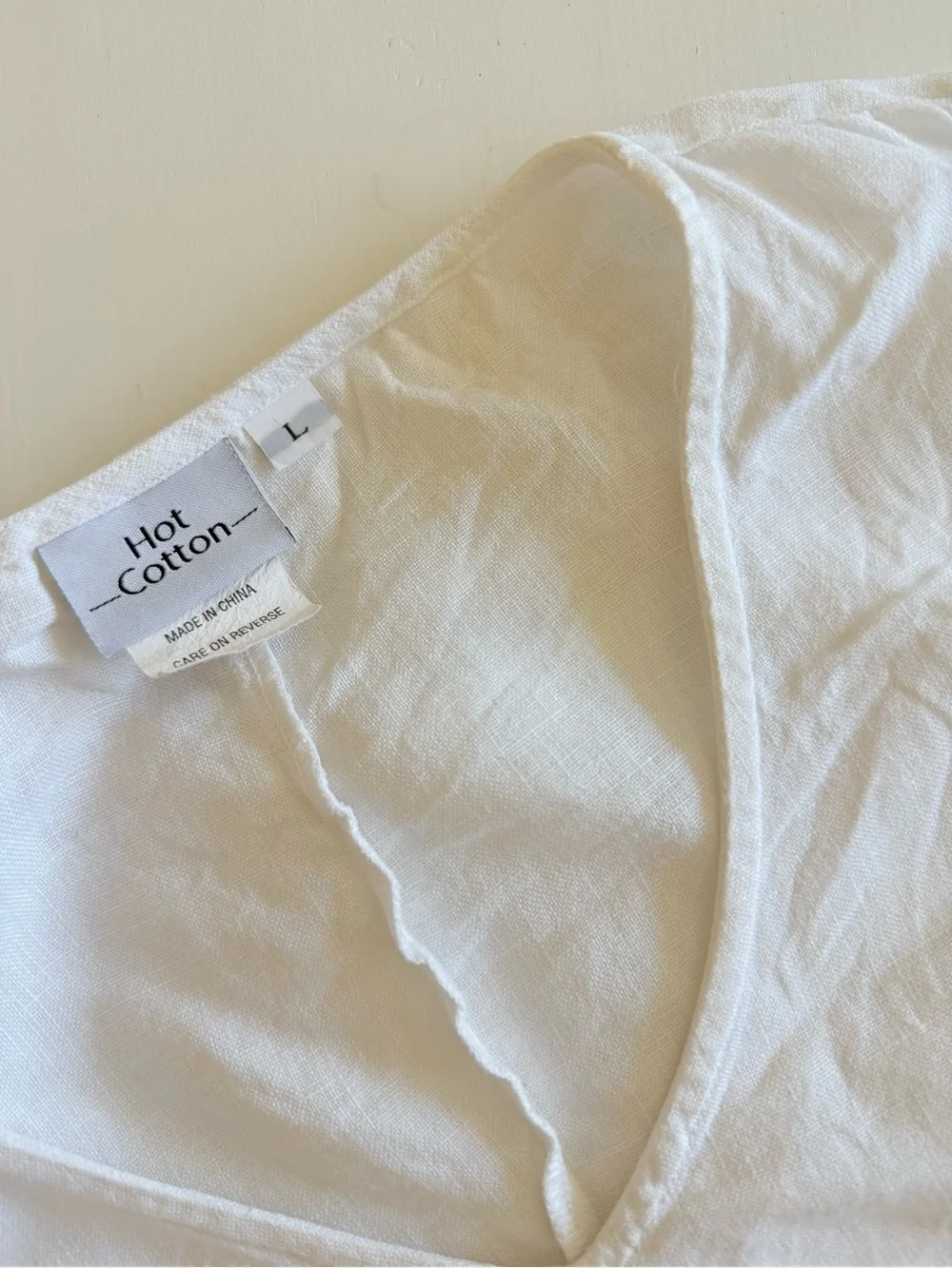HOT COTTON Vneck Lightweight White 100% linen Sleeveless Relaxed Tank Top